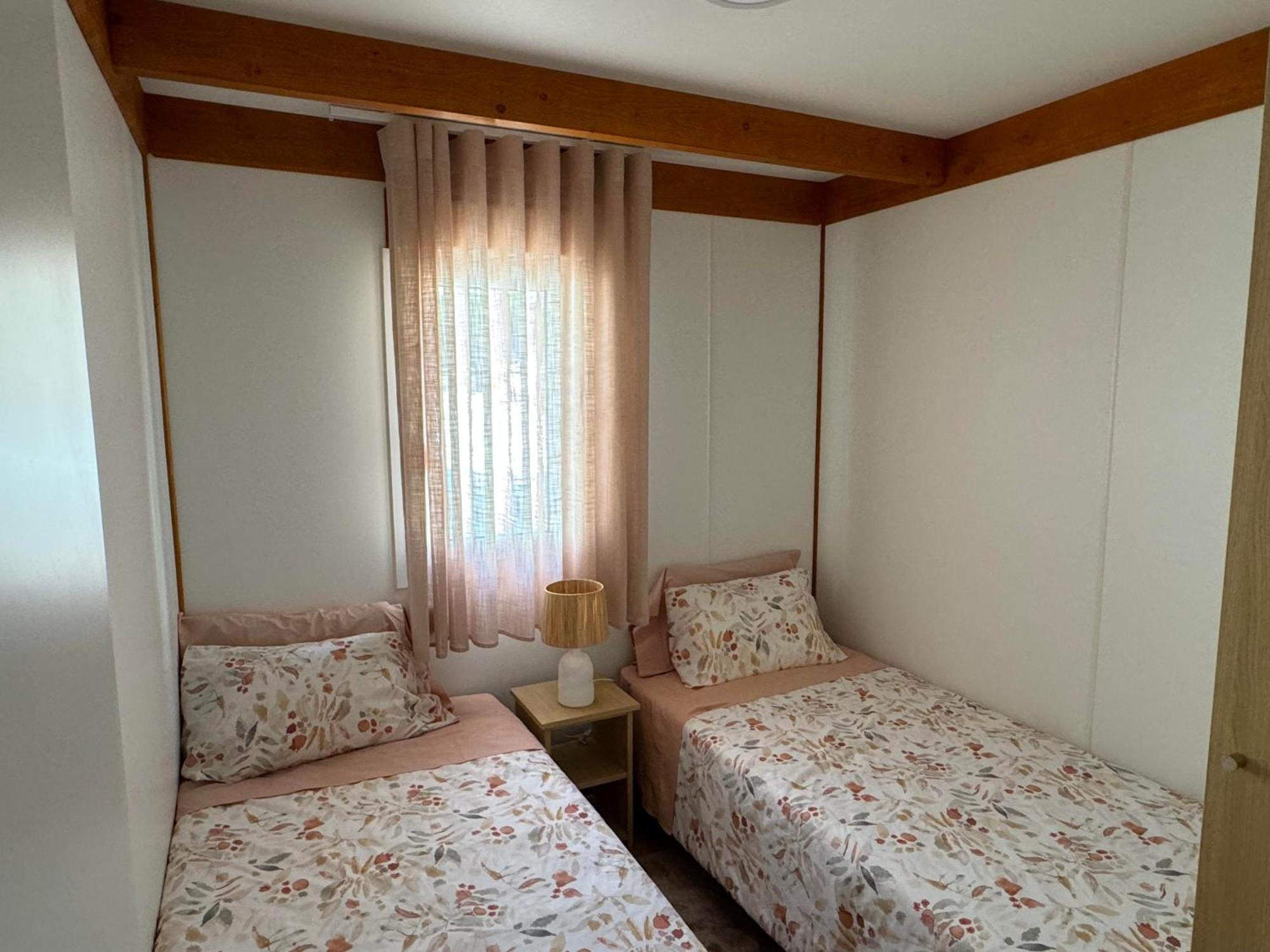 Acolhedora Casa De Ferias T2 Com Espaco Exterior 에스모리츠 외부 사진