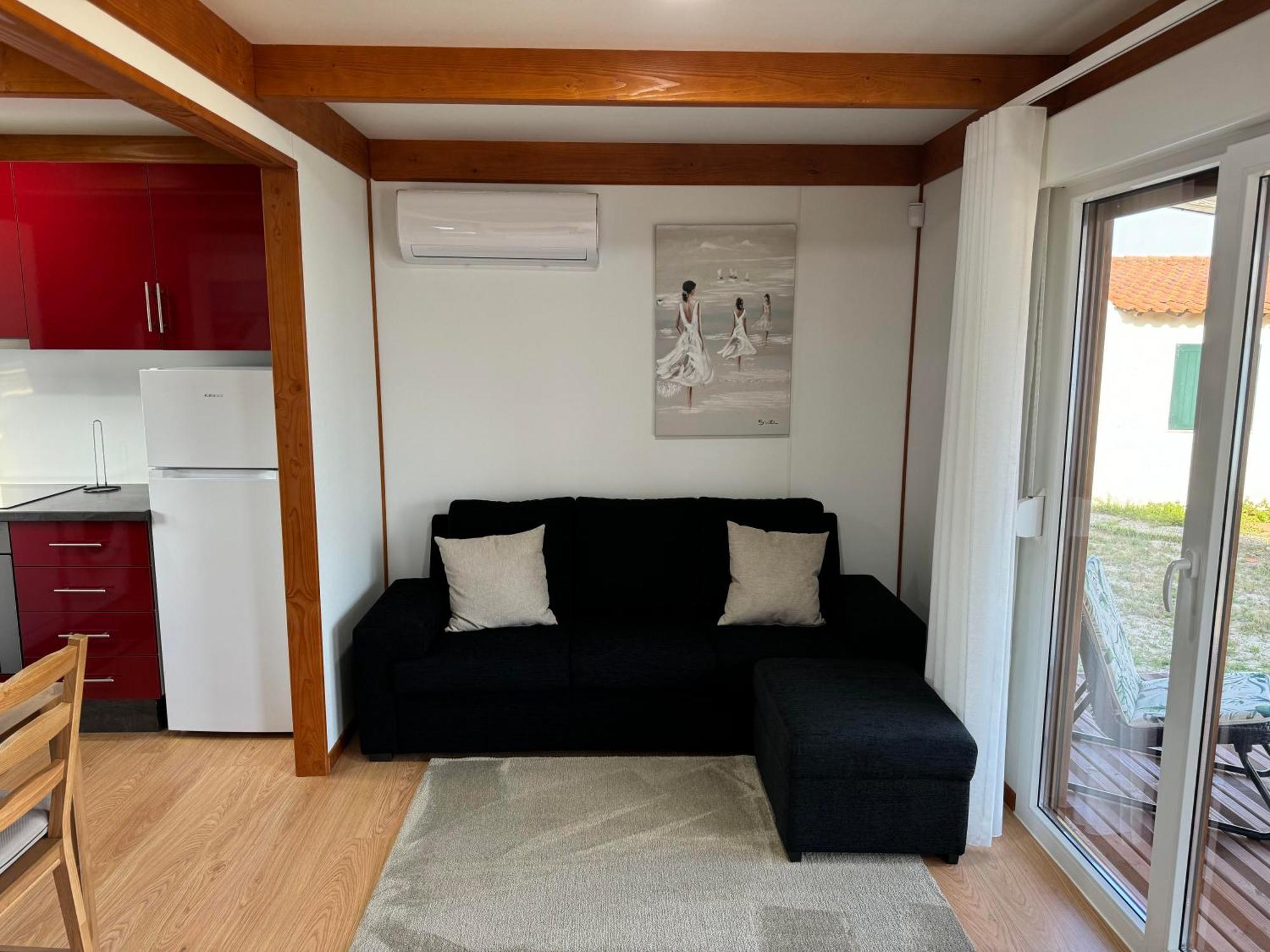 Acolhedora Casa De Ferias T2 Com Espaco Exterior 에스모리츠 외부 사진