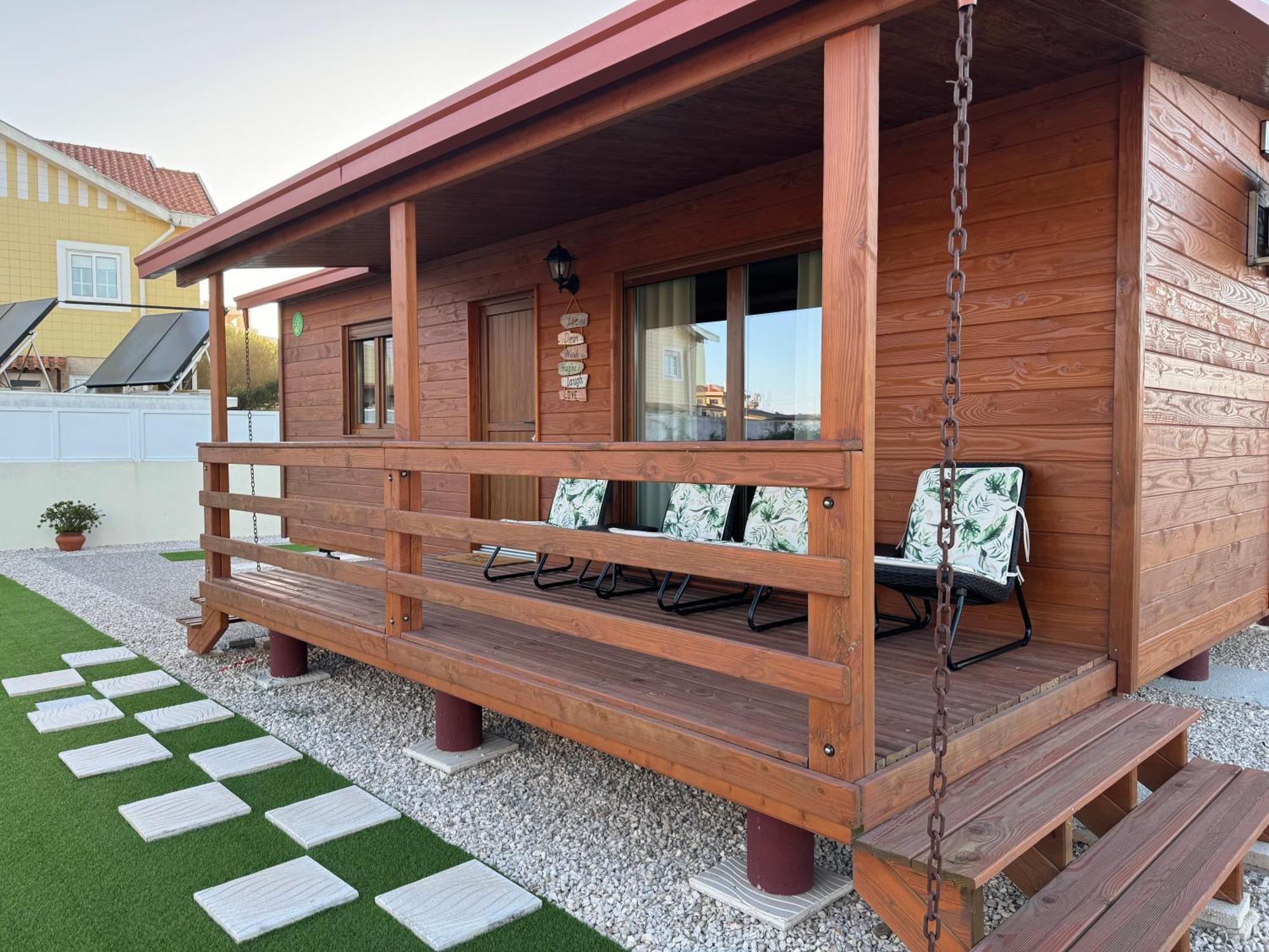 Acolhedora Casa De Ferias T2 Com Espaco Exterior 에스모리츠 외부 사진